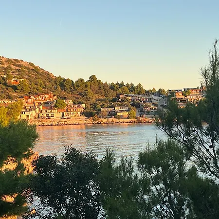 Luna Maris Nyaraló Drage
